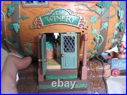 NIB Enesco Grape Expectations Mice Winery Plays Finiculi Funicula Music Box READ