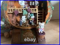 NIB Enesco Grape Expectations Mice Winery Plays Finiculi Funicula Music Box READ