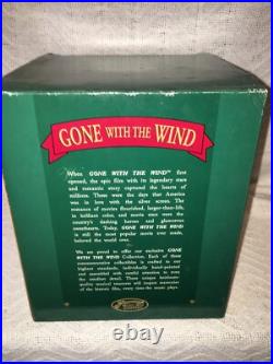 New Gone with the Wind Scarlett OHara White Dress Figurine S F Music 12 Oak Box