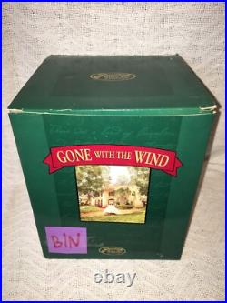 New Gone with the Wind Scarlett OHara White Dress Figurine S F Music 12 Oak Box