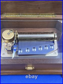 ORPHEUS SANKYO Walnut Wood Music Box 50 Notes 2 Songs M. Monnot R. Rodgers ORPHEUS SANKYO Walnut Wood Music Box 50 Notes 2 Songs M. Monnot R. Rodgers