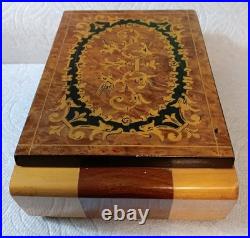Old Italian Marquetry Torna a Sorrento Music Box with quilted liner