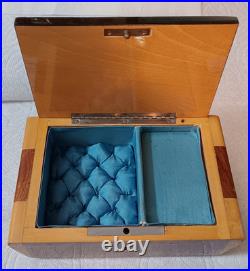 Old Italian Marquetry Torna a Sorrento Music Box with quilted liner