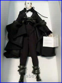 PHANTOM OF THE OPERA by Franklin Mint Porcelain 2 Doll Set with Musical Base New