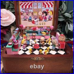 Peants And Gang Danbury Valentines Music Box Vintage Collectors Snoopy Music Box
