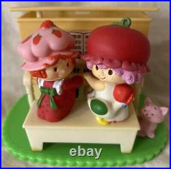 RARE 1981 Vintage Strawberry Shortcake Piano Music Box Plays Toy Land Song