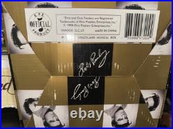 RARE Elvis Presley's GRACELAND The King Vintage 1998 Figurine Music Box Original RARE Elvis Presley's GRACELAND The King Vintage 1998 Figurine Music Box Original