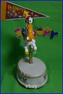 RARE Vintage Peanuts Snoopy Carousel 12 Ceramic Willitts Music Box WT IB