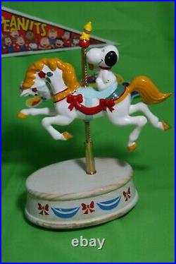 RARE Vintage Peanuts Snoopy Carousel 12 Ceramic Willitts Music Box WT IB
