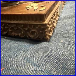 RARE WAYNE HIGGINS THE MASTER CARVER AND HIPPOCAMPUS MUSIC BOX #323 Of 5000