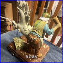 RARE WAYNE HIGGINS THE MASTER CARVER AND HIPPOCAMPUS MUSIC BOX #323 Of 5000