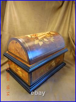 REUGE INLAID TREASURE CHEST With BRASS PLATED AD-30 4-1/2 DISC PLAYER & 10 DISCS