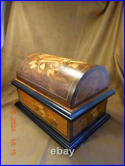 REUGE INLAID TREASURE CHEST With BRASS PLATED AD-30 4-1/2 DISC PLAYER & 10 DISCS