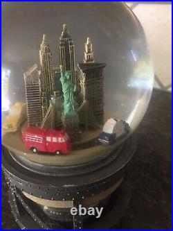 Rare 2005 Macy's NYC Luxury Snow Globe/Music Box Moving Cars & Streets Best Deal