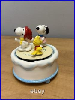Schmid Snoopy SKATERS WALTZ Ice-Skate Music Box Very Rare HTF