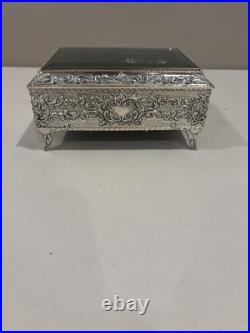 Splendid Animated Silver Butterfly MusicBox/Jewelry Box Crystallized moving wing