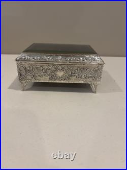 Splendid Animated Silver Butterfly MusicBox/Jewelry Box Crystallized moving wing