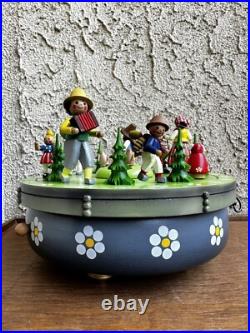 Steinbach S2 German Music Box Erzgebirge Folk Art WORKS Needs Restoration