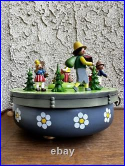 Steinbach S2 German Music Box Erzgebirge Folk Art WORKS Needs Restoration