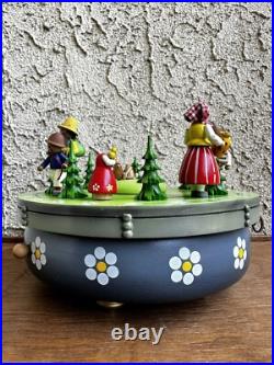 Steinbach S2 German Music Box Erzgebirge Folk Art WORKS Needs Restoration