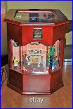 Thomas Pacconi Classic Victorian Christmas Music Box withlights & Movement 6 Disks