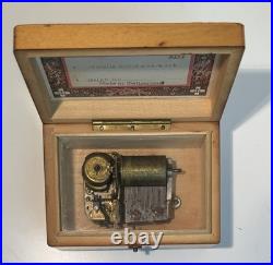Thorens Wooden music box with lithographed lid depicting disney's Snow White