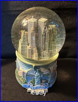 Twin Towers Snow Globe San Francisco Music Box Co. New York Skyline Pre 9/11 VTG