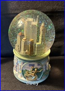 Twin Towers Snow Globe San Francisco Music Box Co. New York Skyline Pre 9/11 VTG