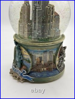 Twin Towers Snow Globe San Francisco Music Box Co. New York Skyline Pre 9/11 VTG