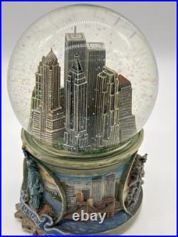 Twin Towers Snow Globe San Francisco Music Box Co. New York Skyline Pre 9/11 VTG