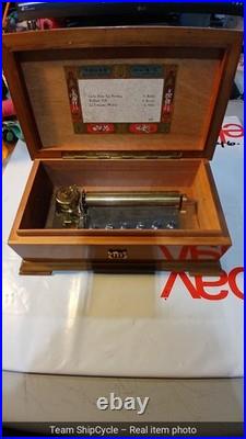 U23572 REUGE SainteCroix Music Box Switzerland 372 3 Songs 72 Notes G2U