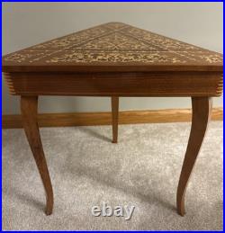 VNTG Italian Inlaid Marquetry Table Reuge Music Box Plays Fascination 16Wx17H