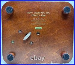 VTG Danbury Mint Happy Valentine's Day, Peanuts music box WORKS GREAT