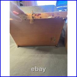 VTG Italian Sorrento Inlaid Burl Wood Musical Jewelry Box Mandolin Lute Motif