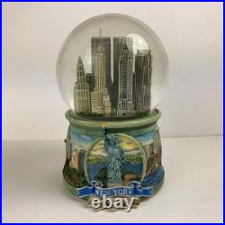 VTG Snow Globe New York City With Twin Towers by San Francisco Music Co ASO SATC