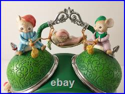 Vintage 1991 Enesco TIME FOR CHRISTMAS Animated Mice Music Box SILVER BELLS Rare