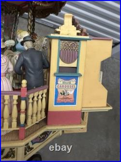 Vintage Enesco CAROUSEL ROYALE Animated Illuminated Musical Carousel WORKS! L@@k
