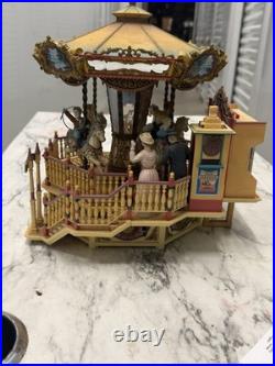 Vintage Enesco CAROUSEL ROYALE Animated Illuminated Musical Carousel WORKS! L@@k