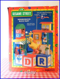 Vintage Enesco Sesame Street Deluxe Music Box Neighborhood Party 1993 withBox