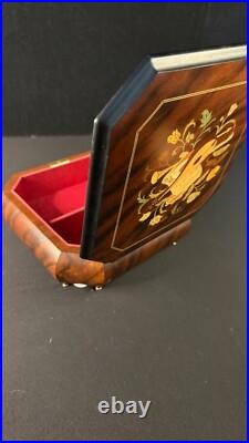 Vintage Italian Marquetry Musical Inlay Reuge Musical Jewelry Box Swiss Movement Vintage Italian Marquetry Musical Inlay Reuge Musical Jewelry Box Swiss Movement