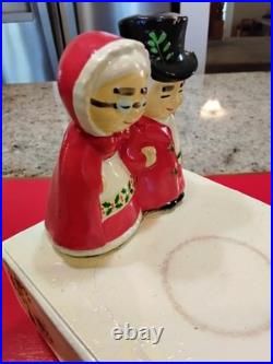 Vintage Marshall Fields Uncle Mistletoe & Aunt Holly Christmas Music Box