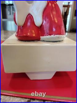 Vintage Marshall Fields Uncle Mistletoe & Aunt Holly Christmas Music Box
