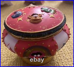 Vintage Muppets Holding Co. Miss Piggy Music Box Muppet Show Theme -Disney