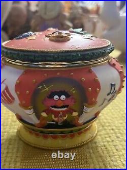 Vintage Muppets Holding Co. Miss Piggy Music Box Muppet Show Theme -Disney