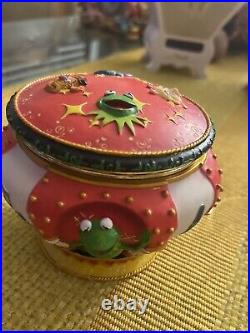 Vintage Muppets Holding Co. Miss Piggy Music Box Muppet Show Theme -Disney