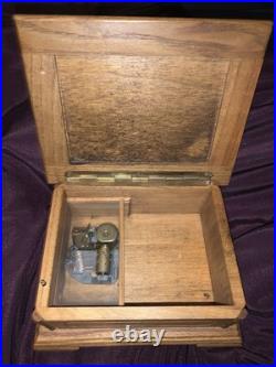 Vintage Reuge Christmas Themed Music Box Dr Zhviago Lara's Theme Swiss Working