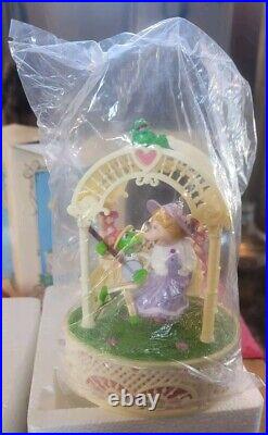 Vintage The Muppets Kermit & Ms Piggy Action Musical Music Box ENESCO 1983 MiB