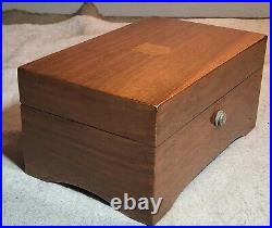 Vintage Thorens #26 1/2 Made In Switzerland 3 Song Music Box In Wood Display Box