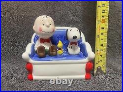 Vintage Willitts Snoopy & Charlie Brown on a Couch Music Box NICE