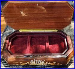 Vintage reuge jewelry music box 14x7x4 Meunet inlay